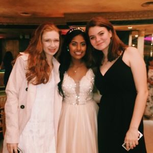 Meet your Posher, Aine